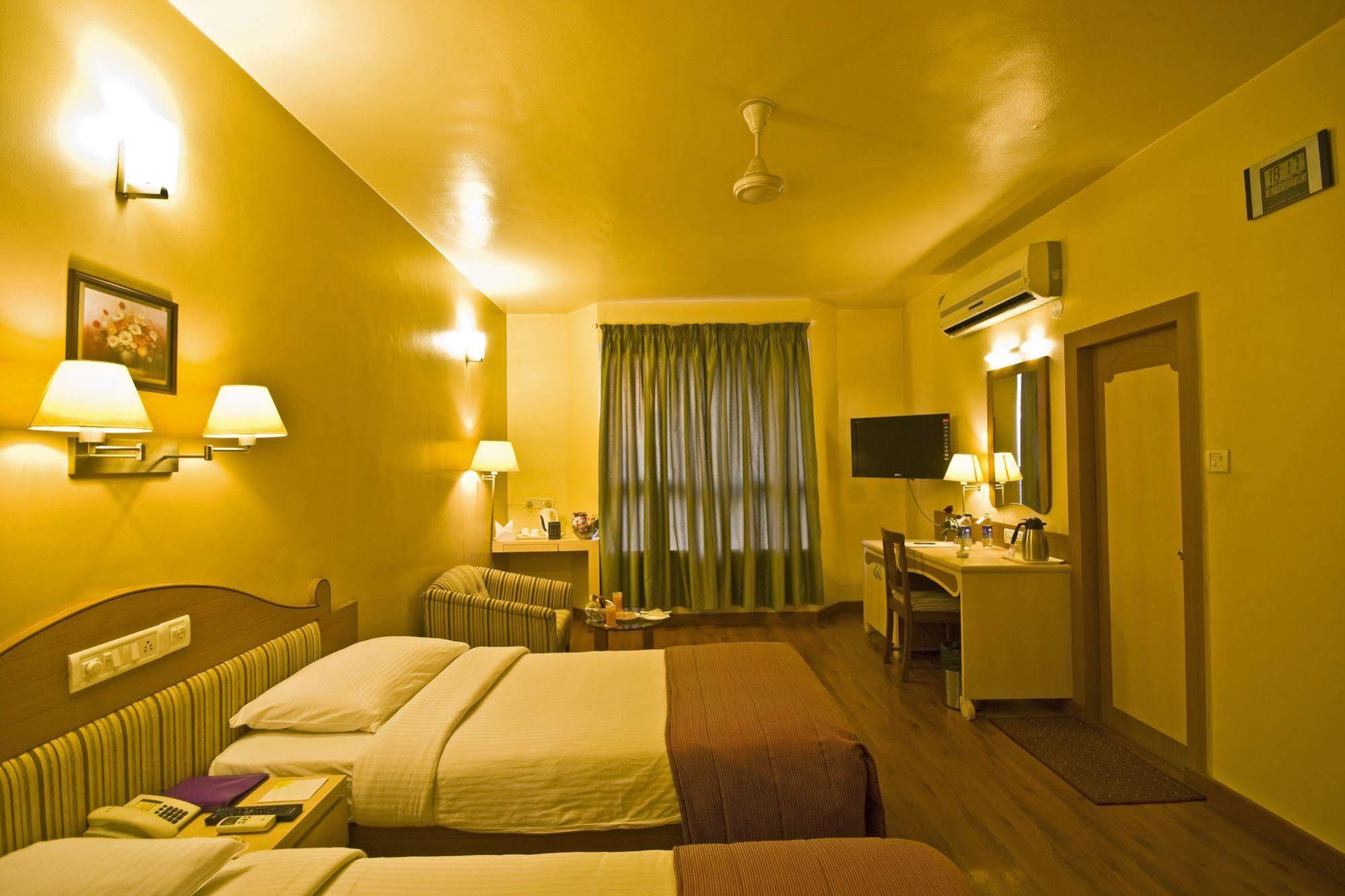 Hotel Park Central Koregaon Park Pune Exterior foto