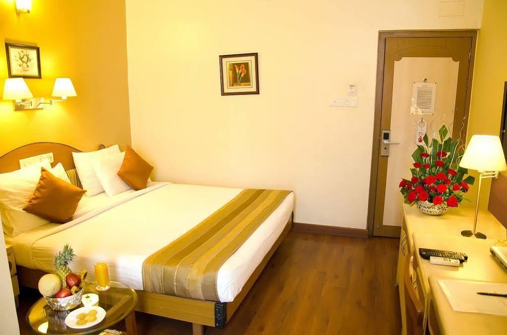 Hotel Park Central Koregaon Park Pune Exterior foto